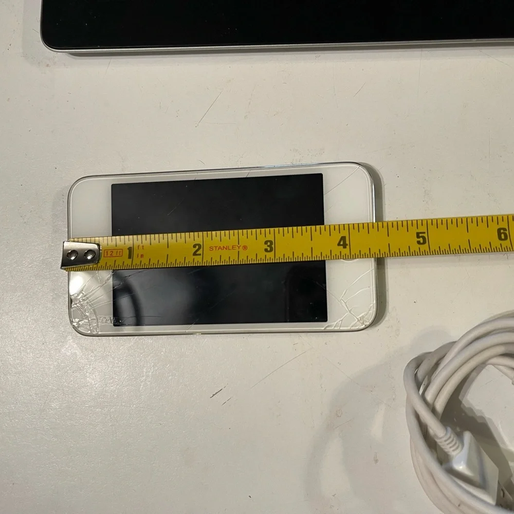Vintage Apple Bundle: iPad 2 & iPod Touch 4th Gen (16GB) – AS-IS